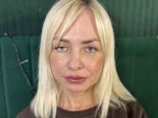 naked cam girl fingering pussy EvaRomer