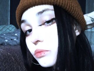 camslut spreading pussy EvelynHarris