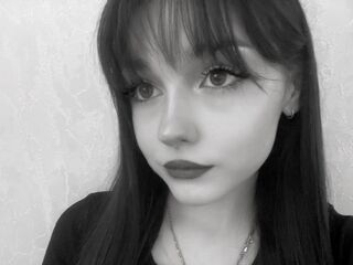 naked cam girl gallery EvelynnCaillouet