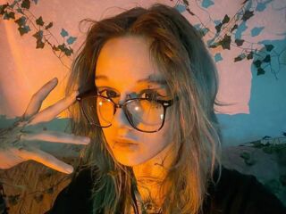 masturbating webcam girl FloraMuse