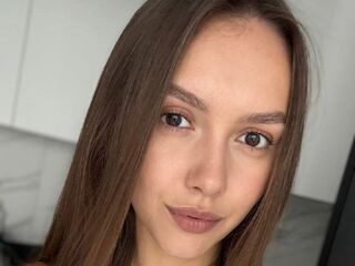 girl topless GeralynSchuck