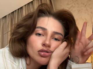 naked girl with webcam masturbating HippieChristie