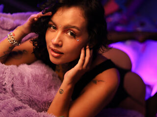 beautiful cam girl IsabellaMontier