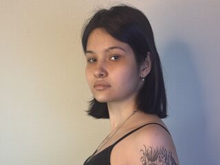 camslut showing tits JacquiKozma