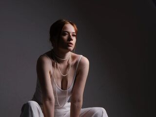 cam girl showing tits JeanneSpreng