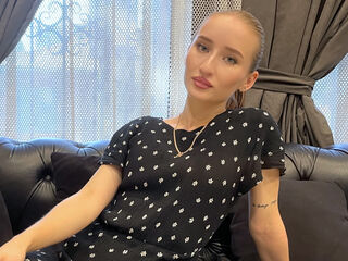 camgirl playing with sextoy JuliaMercado