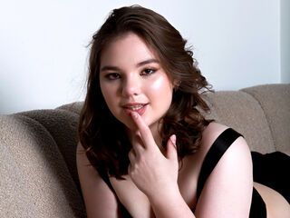 camwhore masturbating with sextoy JullieBell