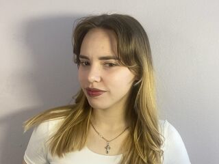 girl topless chat KeiraBau