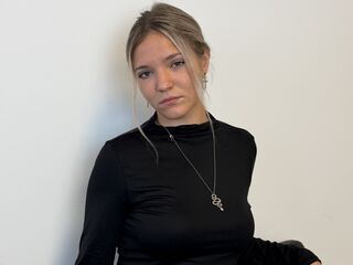adult live cam KeiraTullier
