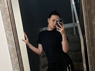 camgirl picture KiraBentley