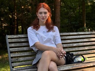 cam girl masturbating with dildo KiraBless