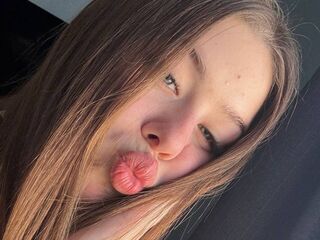 mastubating web cam girl KristiGroun