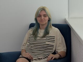 hot cam girl masturbating LauriMagnie