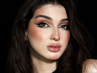 naked cam girl gallery LeilaMyers