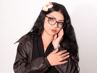 free nude webcam show LunaBlur