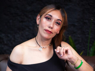 free webcam chatroom MadeleineSartori