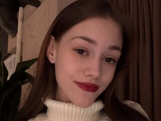 cam slut chat room MaeBroadway