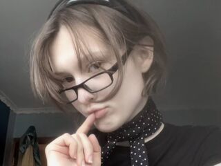 camwhore fingering pussy MalvinaGreif