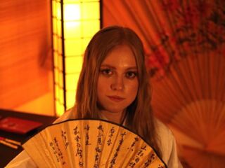 cam girl masturbating MandiKressierer