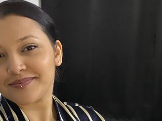 hot camslut MarcellaGriffin
