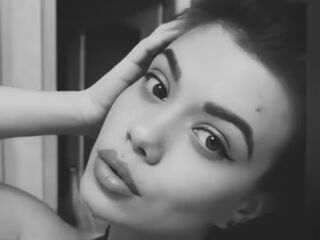 nude cam photo MarciaMoor