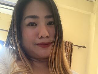 camgirl masturbating with dildo MarianahLyn