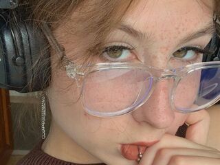 naked camgirl picture MayaYam