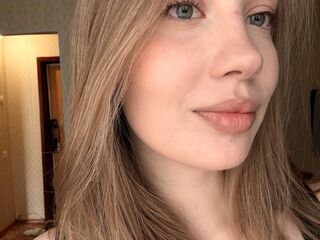naughty cam girl picture MelanieRyer