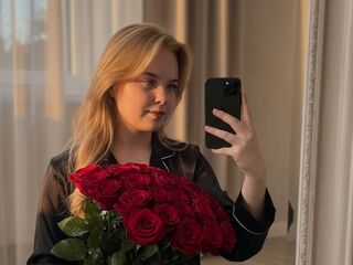 webcam strip tease show MelissaMyla