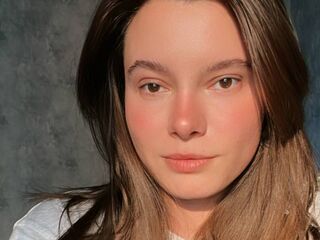 camgirl playing with sextoy MiaMox