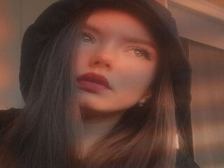 naked cam girl masturbating with dildo MilaLyra