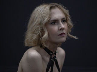 bedroom livecam MilaVeyra