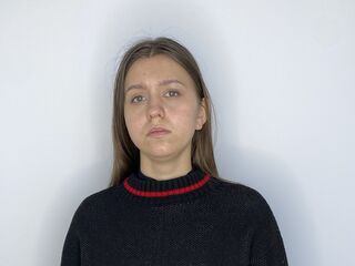 naked cam MiriamWhitener