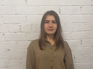 girl fingering bald pussy MistyViniard