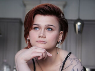 live webcam girl PeachAveline