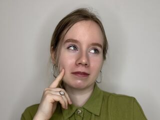 cam slut chat room PiaBlumstein