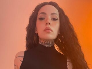 masturbating webcamgirl RavenWinx