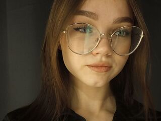 camslut topless RaychelEvans
