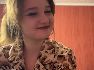 naughty camgirl masturbating with vibrator RendaKhairallah