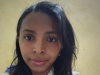 webcam girl RinahBrooks