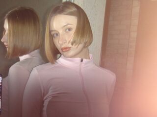 naked camgirl masturbating RosinaHeverley