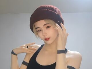 fingering camgirl picture RoxannCobio