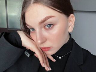 chat with cam SabrinaMoun