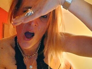 sexcam photo SandraLive