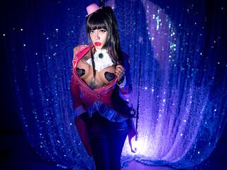 naughty camgirl masturbating with vibrator SaraBrooks