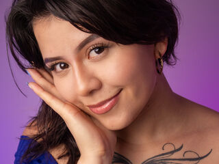 webcam babe chatroom SaraDove