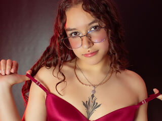 camgirl masturbating with vibrator SaritaDay