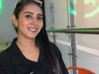 naughty cam girl fingering shaved pussy ScarletSommers