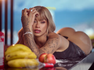 camgirl playing with sextoy ScarletThompsone