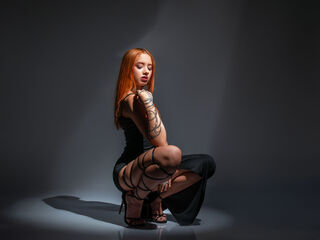 naked cam girl masturbating with vibrator SerenaJaramillo